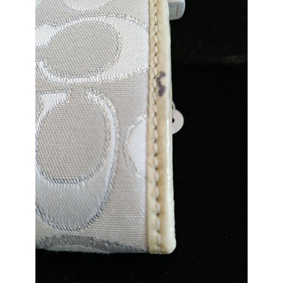 Coach Signature Poppy Heart Shimmer Khaki Silver Zip Wristlet Wallet - Picture 3 of 7